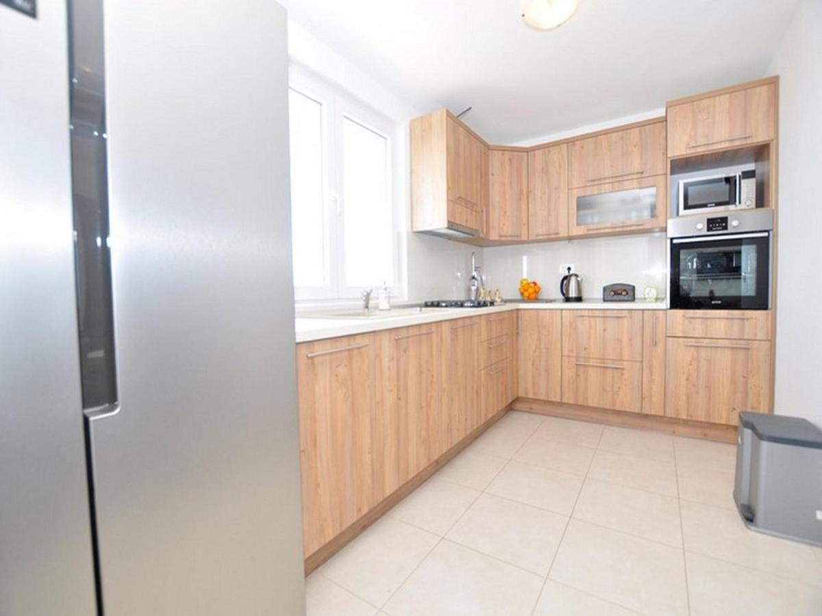 Apartments Zora Tučepi エクステリア 写真